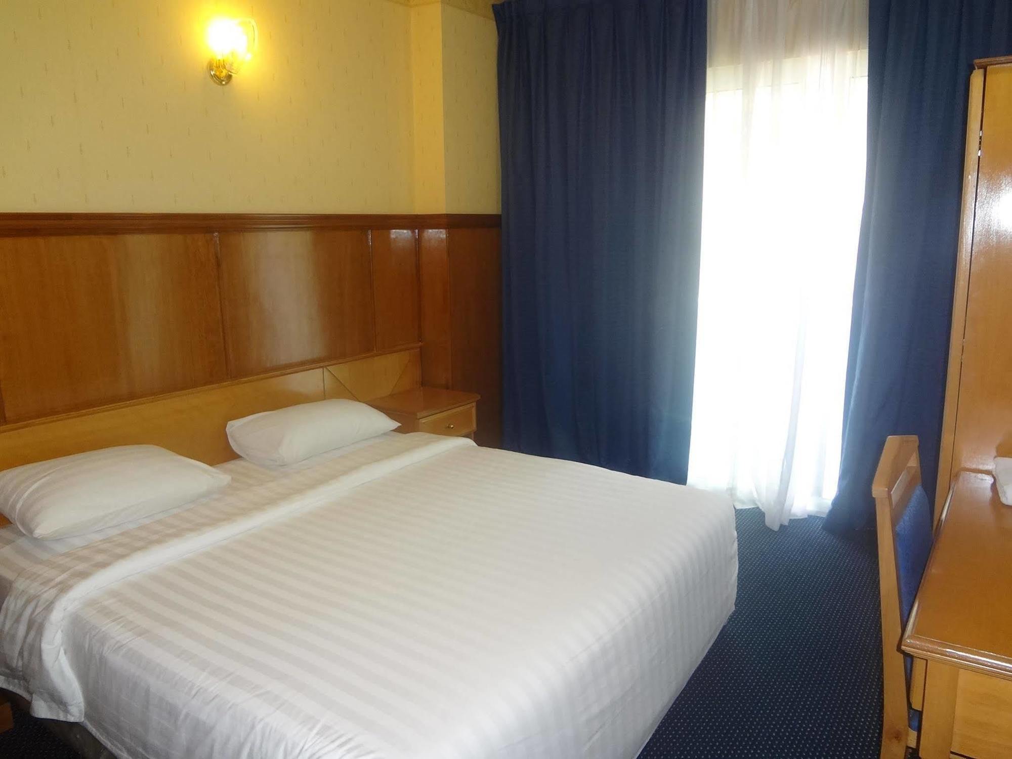 Royal Plaza Hotel Apartments Dubaï Extérieur photo